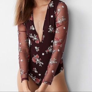 Floral embroidered lace bodysuit - XS